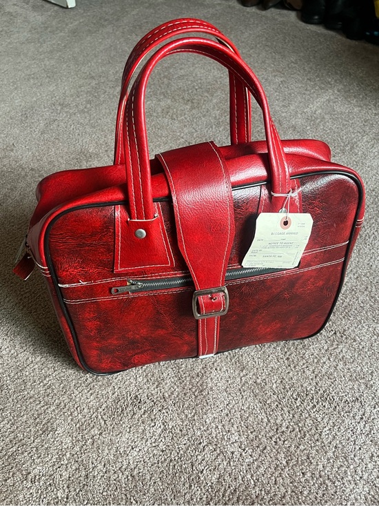 American Vintage Other - VTG 70’s Marbled Red Vinyl / Faux Leather Carry-On Travel Bag